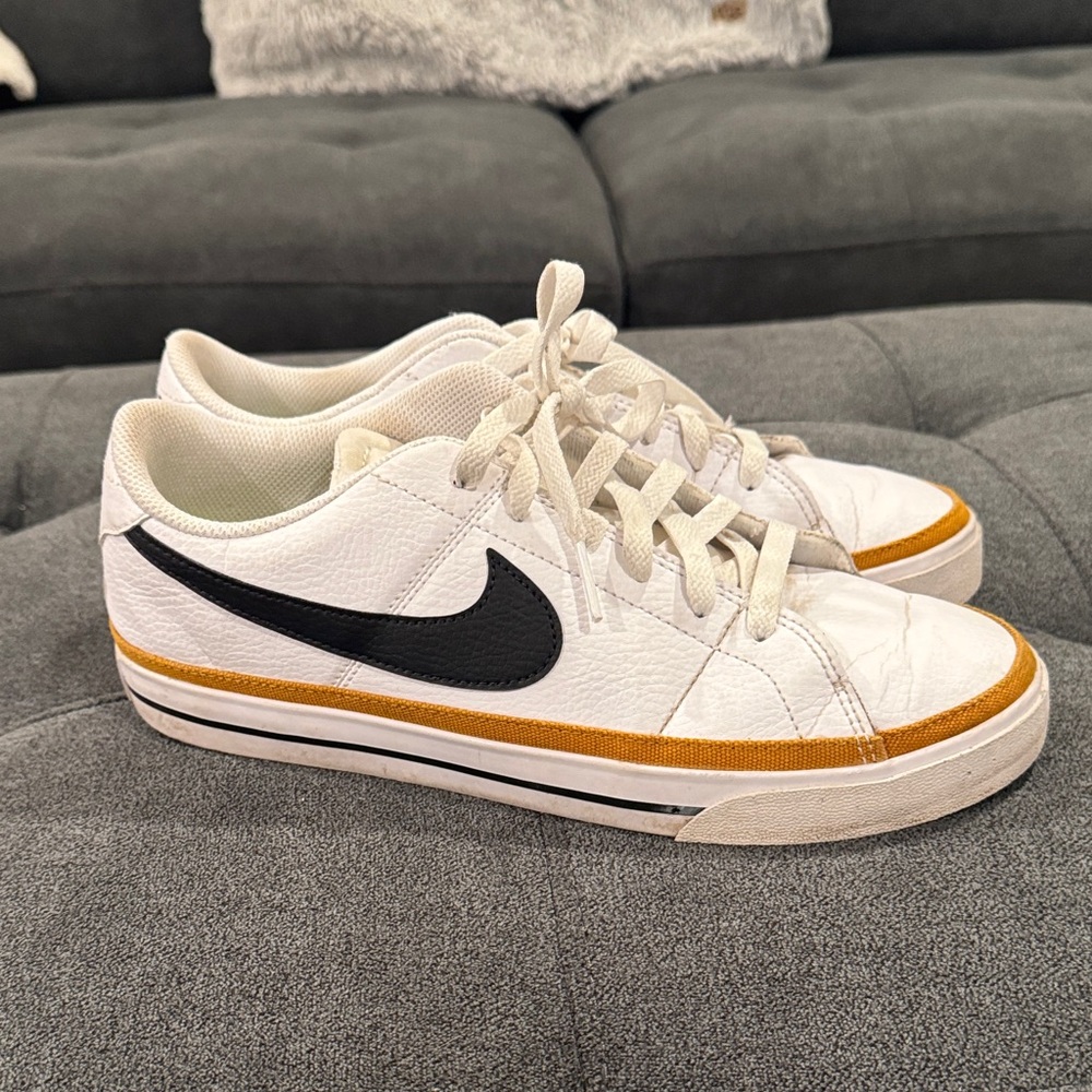 Nike Court Legacy Sneakers